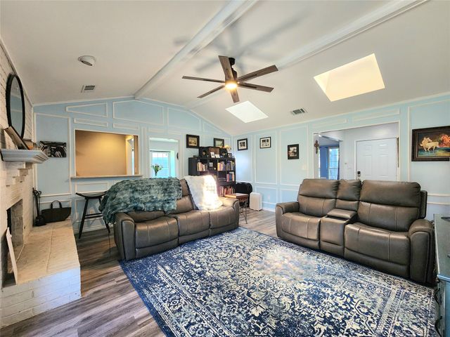 1929 Vista Oaks Drive, Carrollton, TX 75007