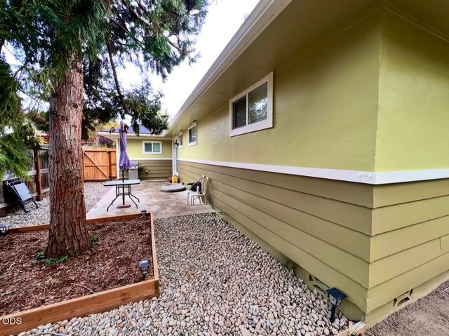 1024 NW Hawthorne Avenue, Grants Pass, OR 97526