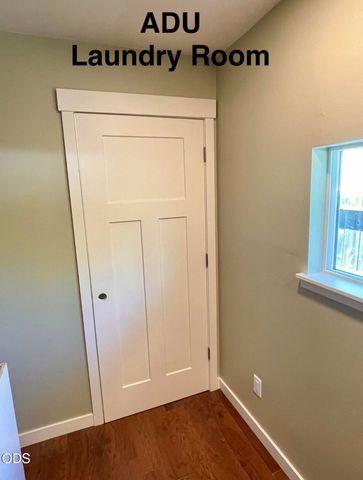 1024 NW Hawthorne Avenue, Grants Pass, OR 97526