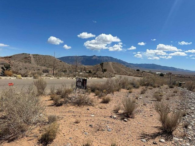 5627 Da Vinci Boulevard NE, Rio Rancho, NM 87144