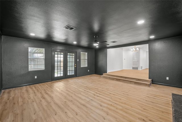 535 N Stefka Drive, Robinson, TX 76706