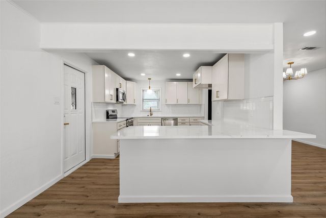 535 N Stefka Drive, Robinson, TX 76706