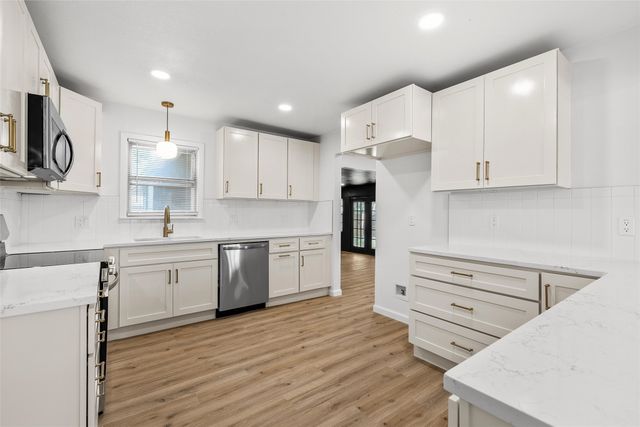 535 N Stefka Drive, Robinson, TX 76706