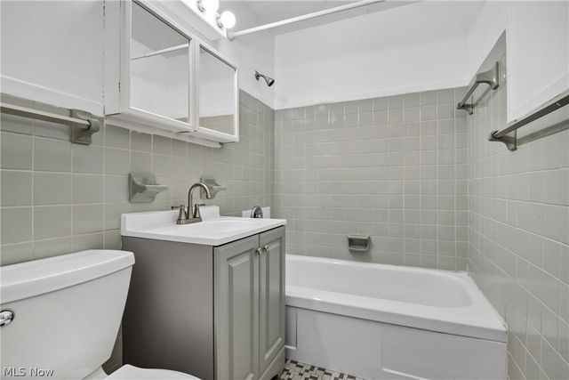 11850 Edgewater Drive 619, Lakewood, OH 44107
