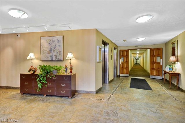 11850 Edgewater Drive 619, Lakewood, OH 44107