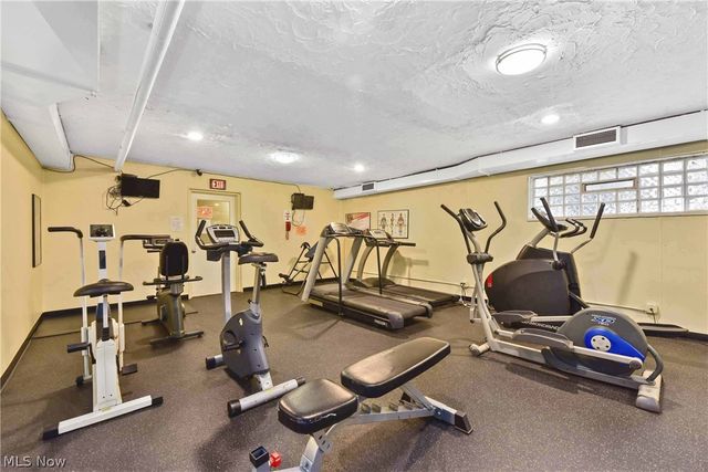 11850 Edgewater Drive 619, Lakewood, OH 44107