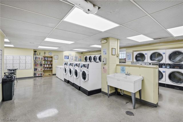 11850 Edgewater Drive 619, Lakewood, OH 44107