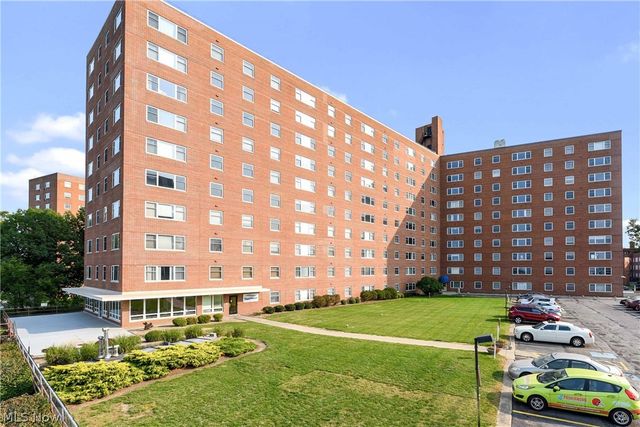 11850 Edgewater Drive 619, Lakewood, OH 44107