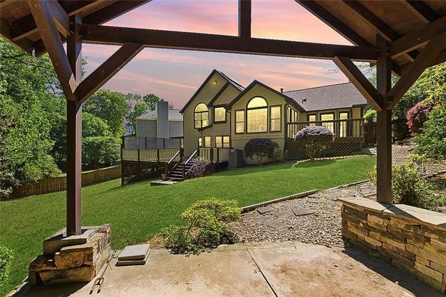 1156 Meadow Oaks Drive NW, Acworth, GA 30102