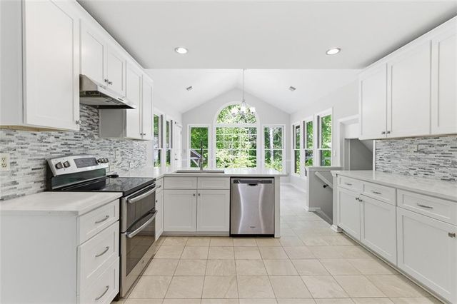 1156 Meadow Oaks Drive NW, Acworth, GA 30102