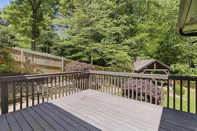 1156 Meadow Oaks Drive NW, Acworth, GA 30102