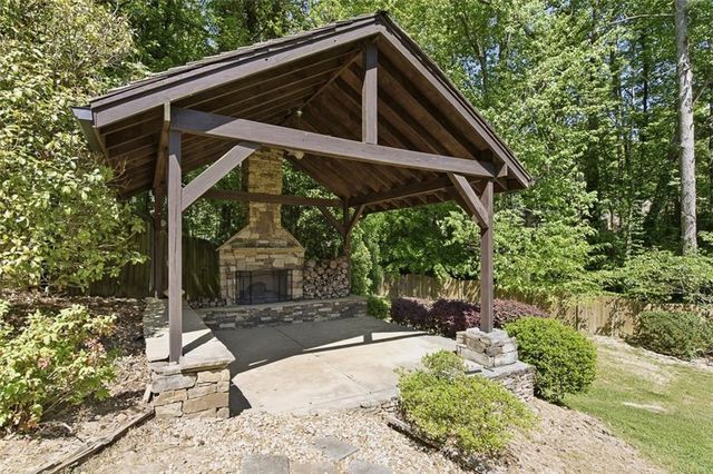 1156 Meadow Oaks Drive NW, Acworth, GA 30102