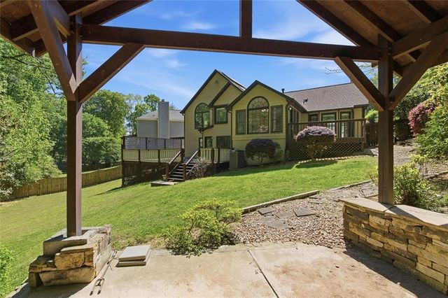 1156 Meadow Oaks Drive NW, Acworth, GA 30102