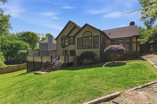1156 Meadow Oaks Drive NW, Acworth, GA 30102