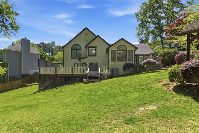 1156 Meadow Oaks Drive NW, Acworth, GA 30102