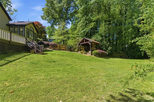 1156 Meadow Oaks Drive NW, Acworth, GA 30102