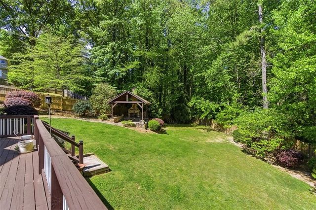 1156 Meadow Oaks Drive NW, Acworth, GA 30102