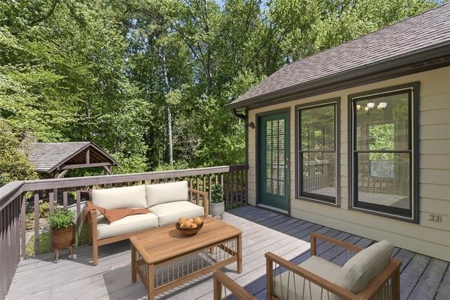 1156 Meadow Oaks Drive NW, Acworth, GA 30102