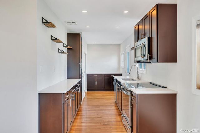 3685 Prairie Path, Bethpage, NY 11714