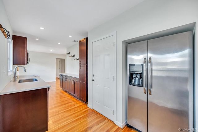 3685 Prairie Path, Bethpage, NY 11714