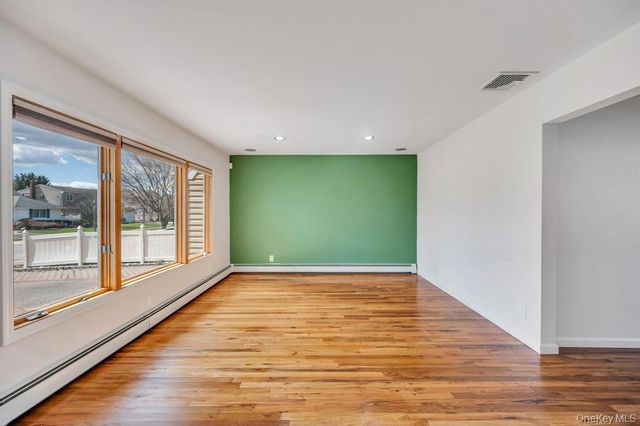 3685 Prairie Path, Bethpage, NY 11714