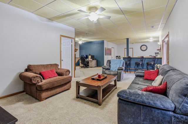 1753 DEL CERRO DR, Jefferson City, MO 65101