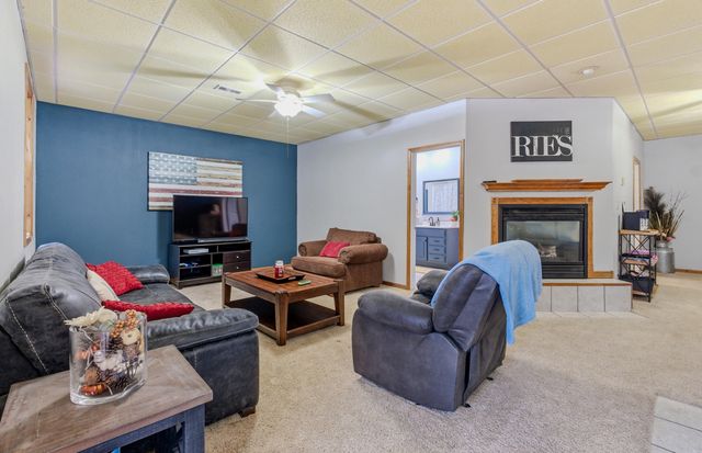 1753 DEL CERRO DR, Jefferson City, MO 65101