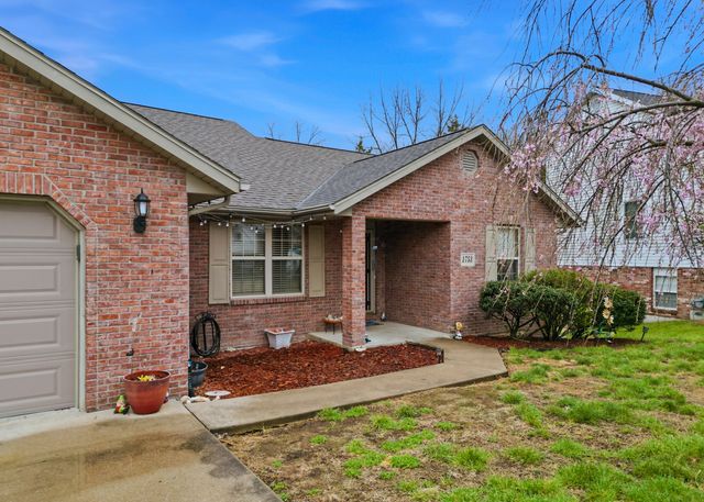 1753 DEL CERRO DR, Jefferson City, MO 65101