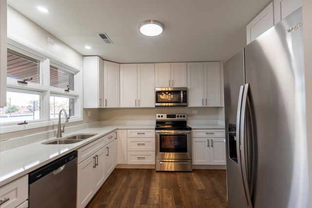 5643 S Harlem Avenue 2S, Chicago, IL 60638