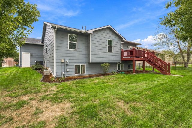 1745 N Black Locust Ct, Andover, KS 67002