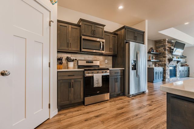 1845 67th Avenue S, Fargo, ND 58104