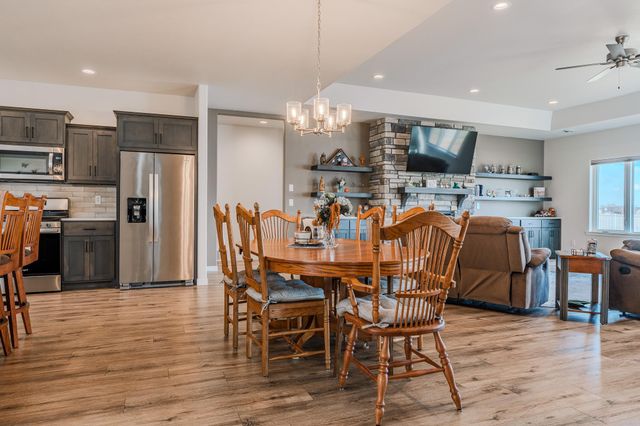 1845 67th Avenue S, Fargo, ND 58104