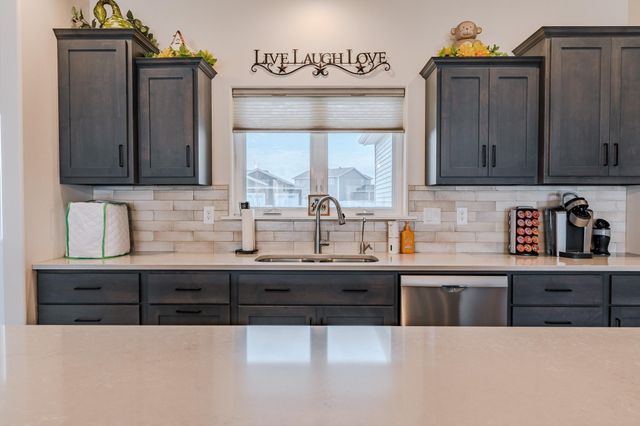 1845 67th Avenue S, Fargo, ND 58104