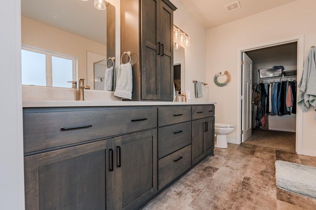 1845 67th Avenue S, Fargo, ND 58104