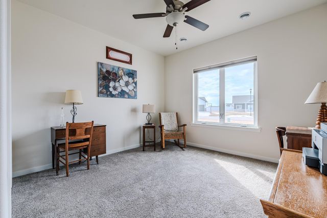 1845 67th Avenue S, Fargo, ND 58104