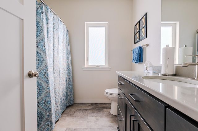 1845 67th Avenue S, Fargo, ND 58104