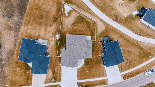 1845 67th Avenue S, Fargo, ND 58104