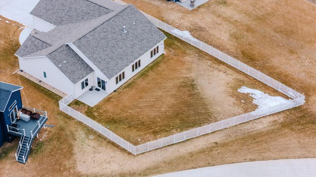 1845 67th Avenue S, Fargo, ND 58104