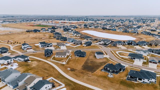 1845 67th Avenue S, Fargo, ND 58104