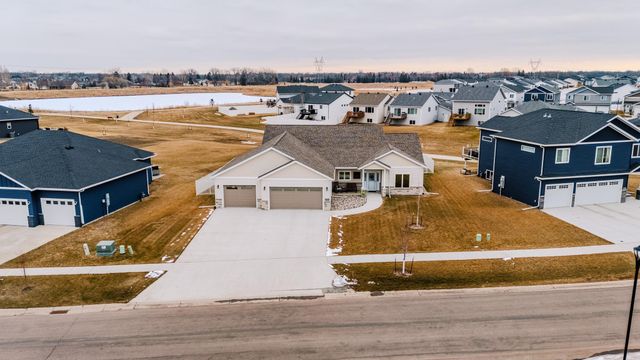 1845 67th Avenue S, Fargo, ND 58104