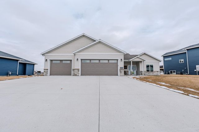 1845 67th Avenue S, Fargo, ND 58104