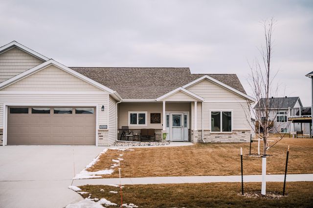 1845 67th Avenue S, Fargo, ND 58104