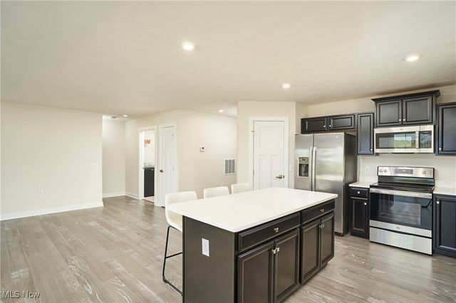 3649 Stradley Circle, Norton, OH 44203