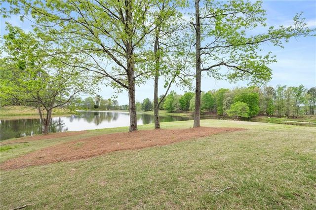 575 Redfish Way, Hoschton, GA 30548