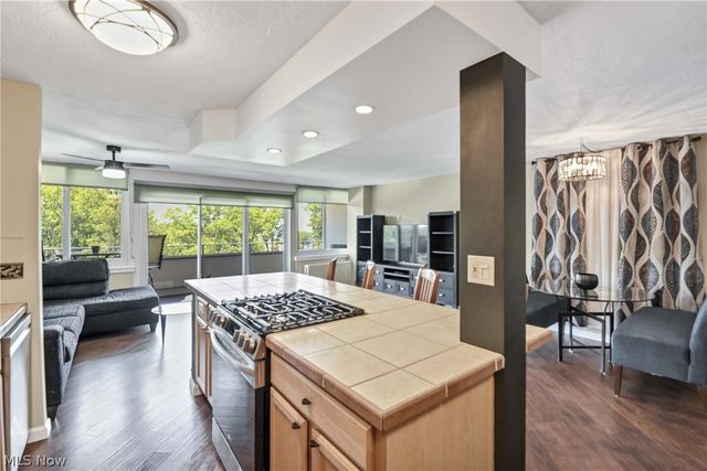 12900 Lake Avenue 622, Lakewood, OH 44107