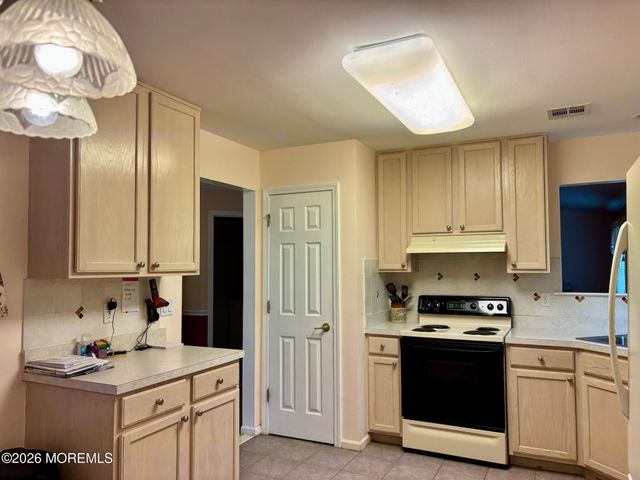 23 Clear Lake Road, Whiting, NJ 08759