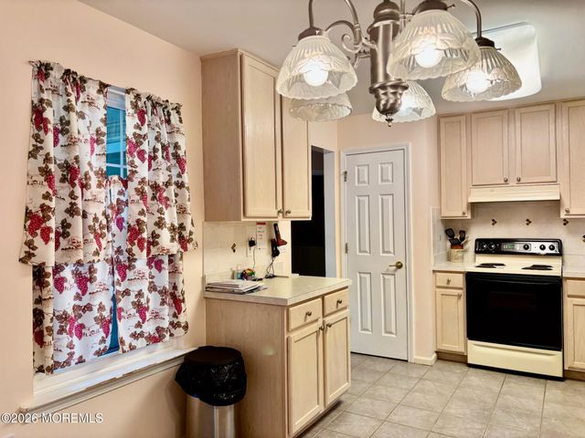 23 Clear Lake Road, Whiting, NJ 08759
