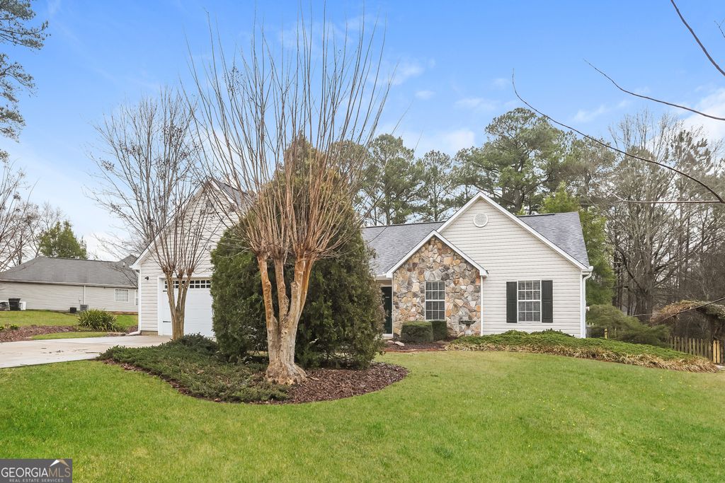 4300 Willow Springs Drive, Loganville, GA 30052