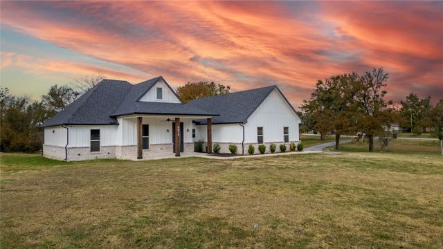 5617 N State Highway 34, Oak Ridge, TX 75142