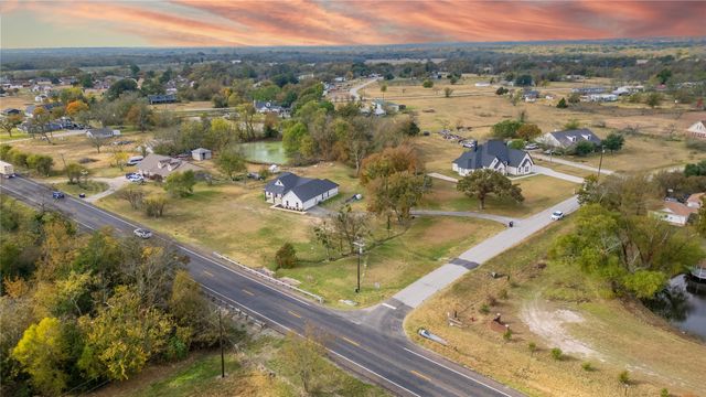 5617 N State Highway 34, Oak Ridge, TX 75142